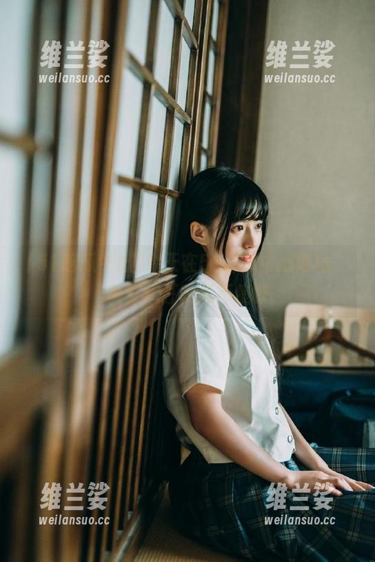 今天在51吃瓜中心网站，少女疯狂吃瓜不停歇