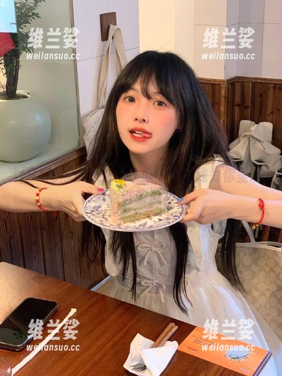 92吃瓜中心在线为你呈现最新鲜吃瓜动态