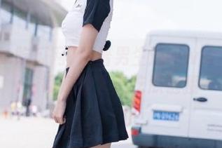 跟着男生逛www.吃瓜网，锁定最火爆吃瓜链接